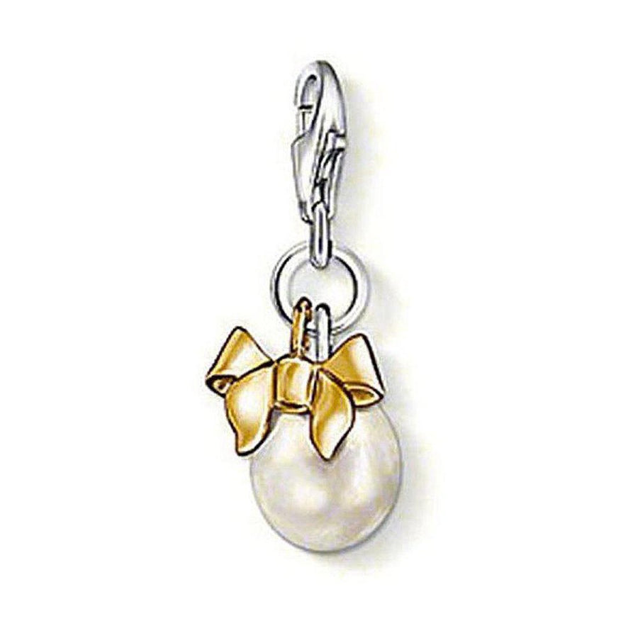 Charm 0943 Bow: Silver & gold-tone charm featuring a pearl ornament with a bow.