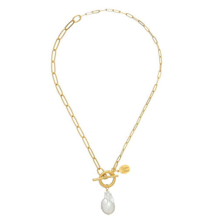 Gold paperclip chain necklace featuring a baroque pearl pendant.