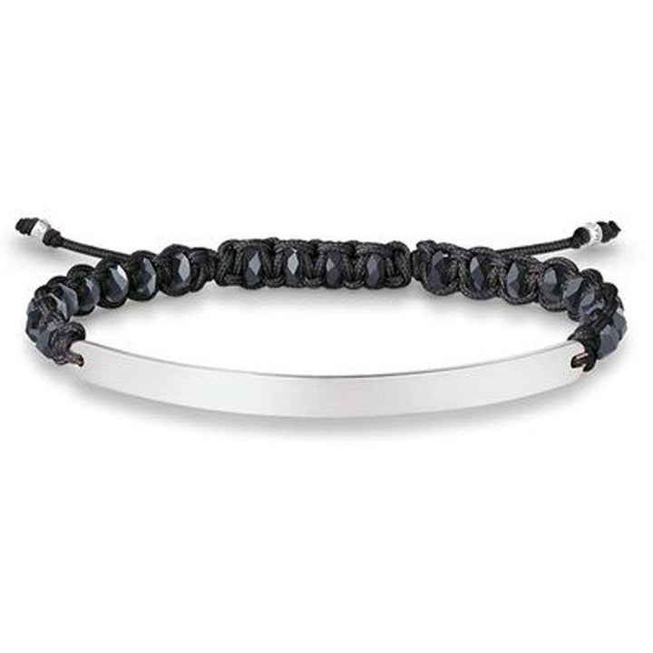 Engravable macrame bracelet with black beads and silver plate
