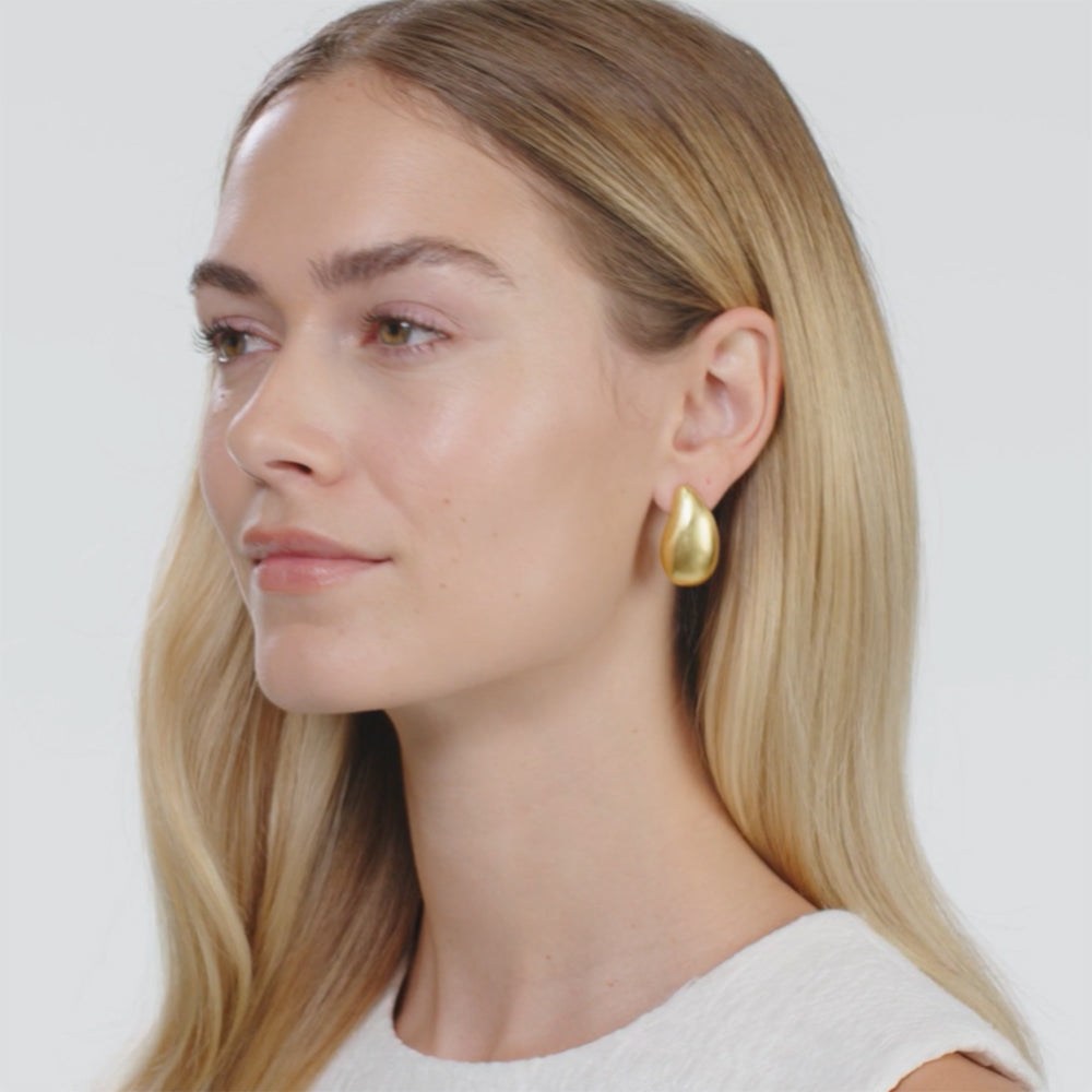 Wave Stud Earring
