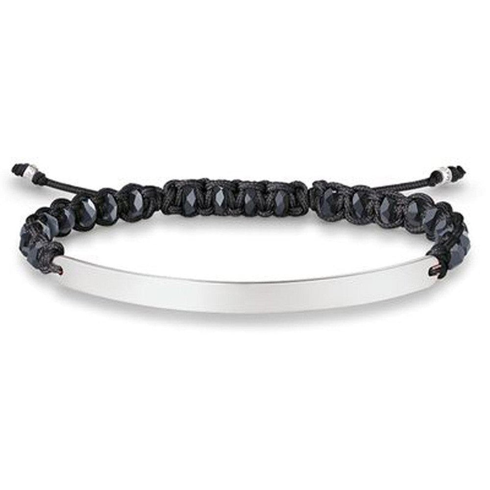 Engravable macrame bracelet with black beads and silver plate
